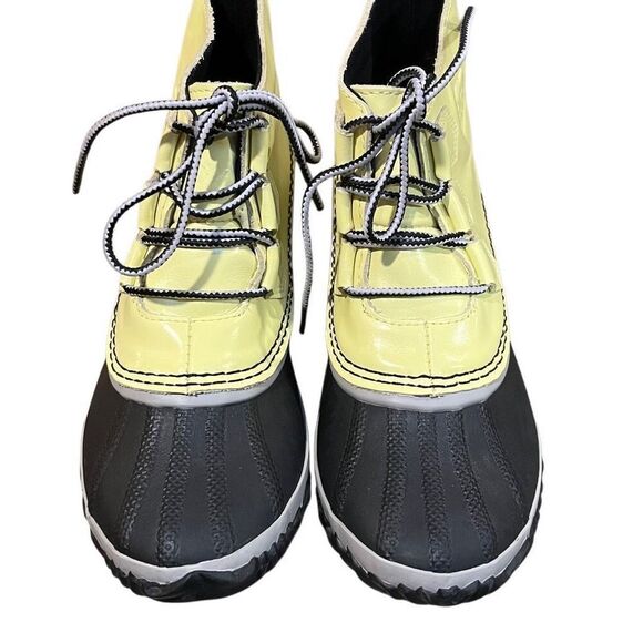 SOREL Out n' About 'Zest Dove' Rain Boots Size 7 - Picture 1 of 10